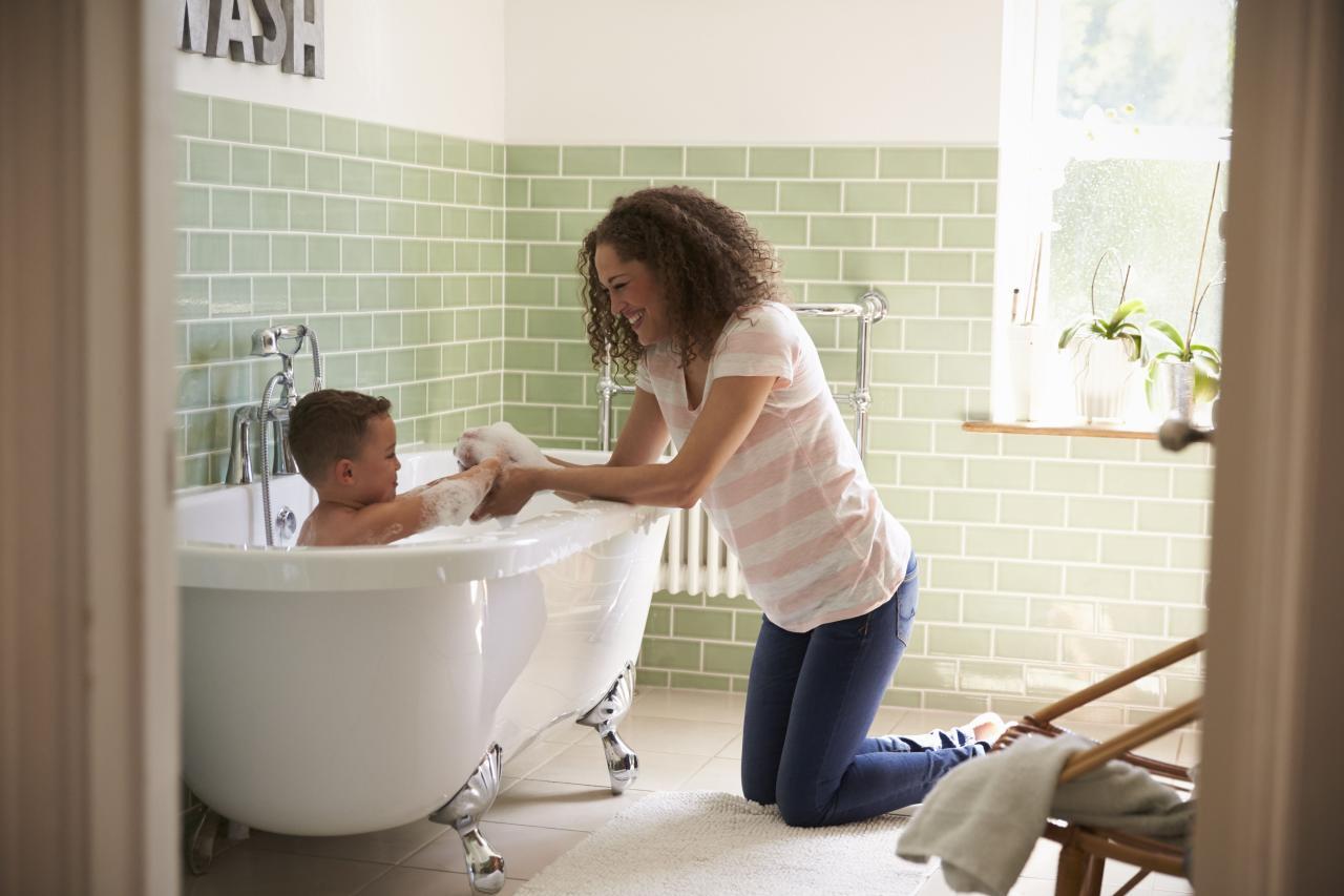 Tips For Teaching Your Kids How To Bathe Themselves Tips For Teaching Your Kids How To Bathe Themselves